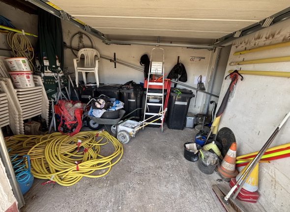 Bild zu entrümpelnde Garage